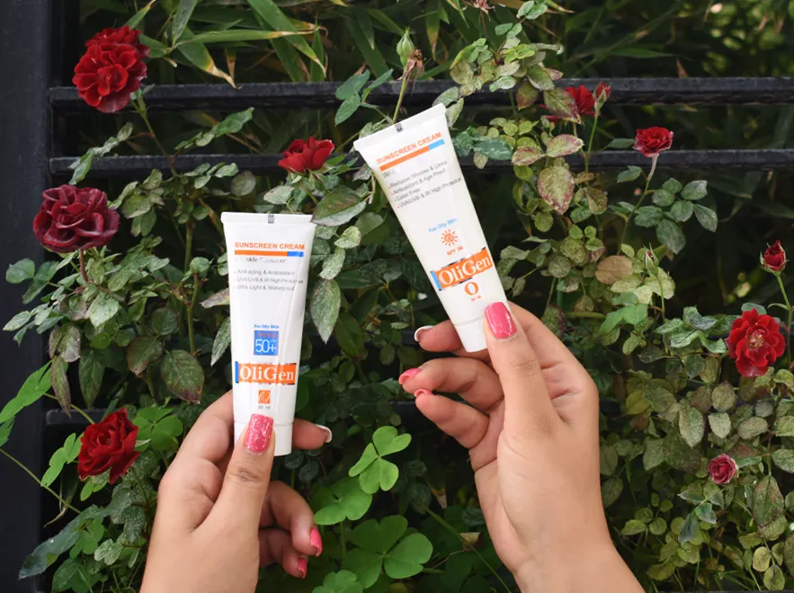 نقد و بررسی کرم ضد آفتاب و ضد چروک بی رنگ پوست چرب الی ژن SPF30 حجم 50 میلی لیتر