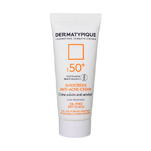 کرم ضد آفتاب بی رنگ پوست های چرب و جوشدار درماتیپیک SPF50 حجم 40 میلی لیتر
